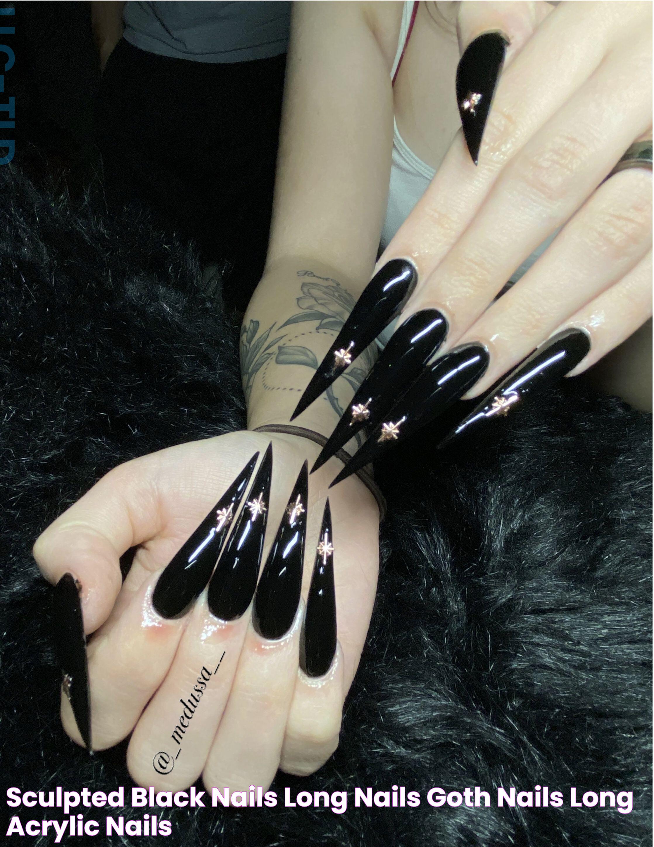 Sculpted black nails 🕷 Long nails, Goth nails, Long acrylic nails